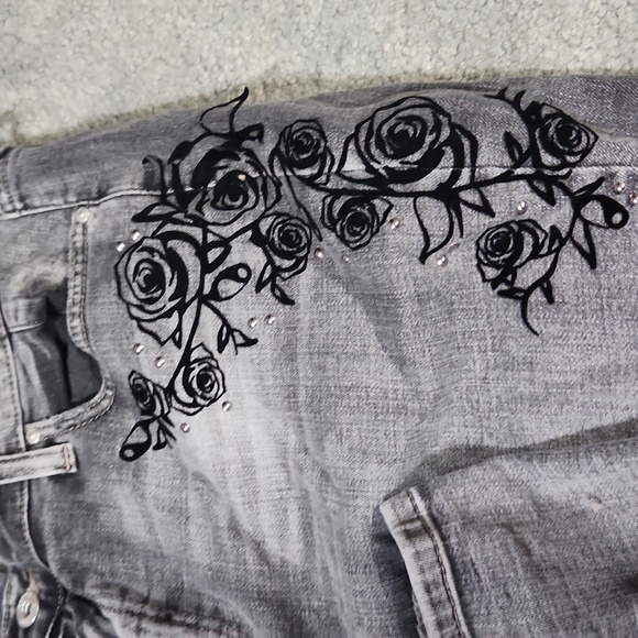 Jessica Simpson jrs 15- 32 grey ankle jeans black velvet rose applique - Picture 8 of 14